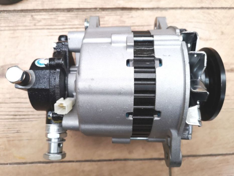 Alternator cu pompa vacum NISSAN Atleon Cabstar L35 Eco-T100 Trade piese