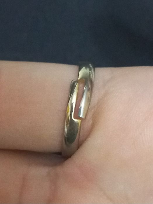 Кольцо с  камнем