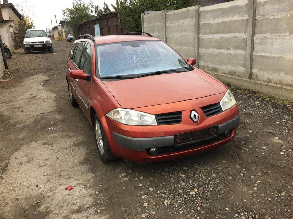 Dezmembram Renault Megane 2 1/6 B usa fata dreapta/usa fata stanga/usa spate stanga