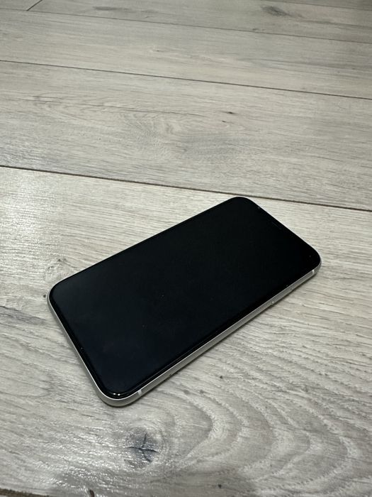 Продам Айфон XR 128