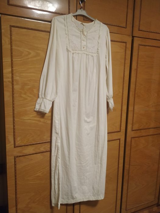 Vând cămașă de noapte L și pijama xl