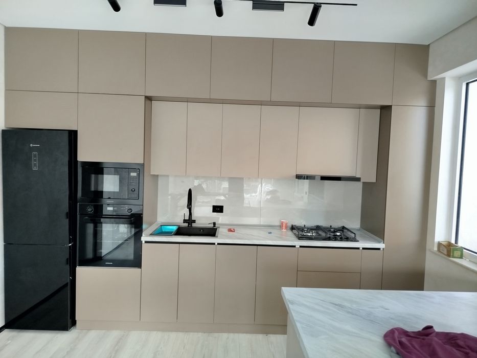 Буюртма асосида ошхона мебел ясаш