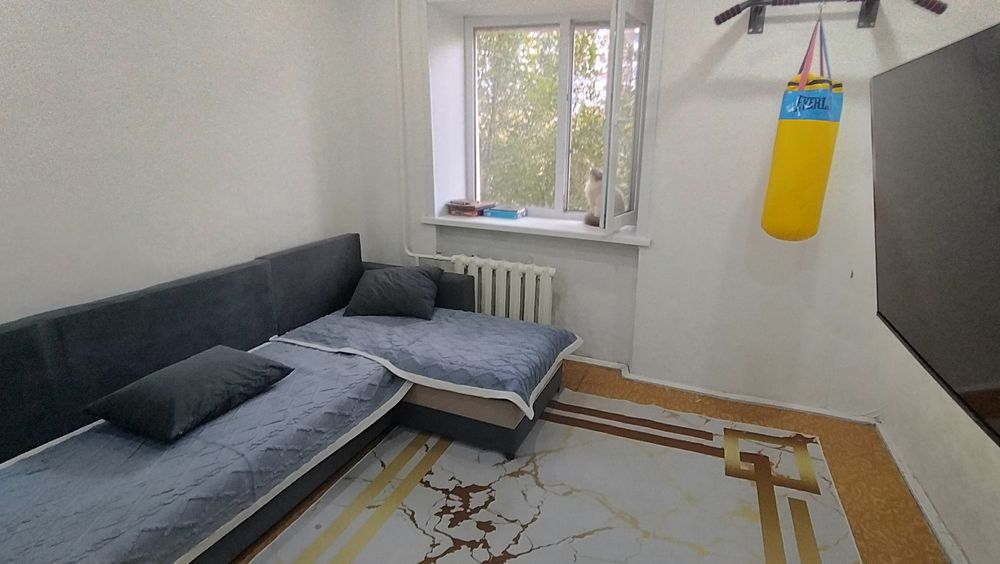 Продам 2 ком квартиру на улице Ауэзова 10