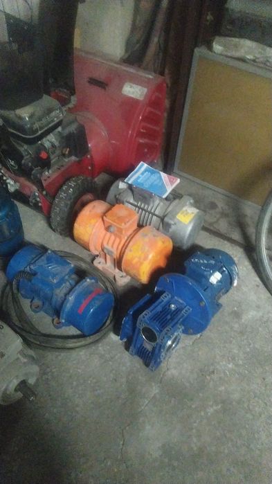 Продам электродвигателя