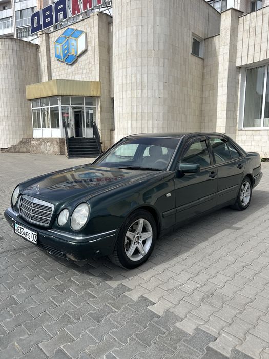 Mercedes Мерседес Е-200