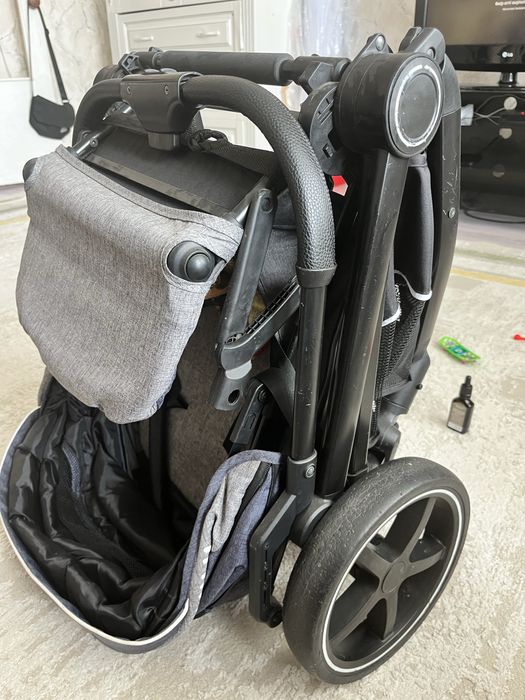 Коляска прогулчая