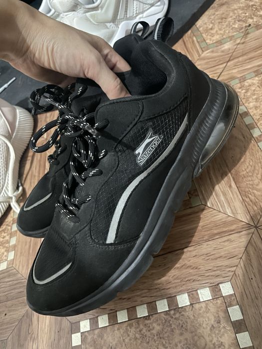 Кроссовки 36-37 р 5000