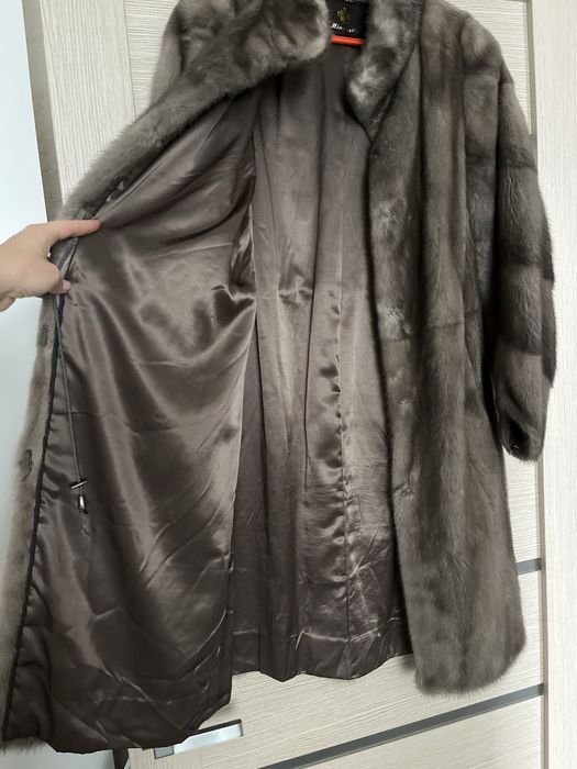 Продам норковую шубу.