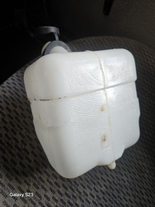 Бачок заднего омывателя