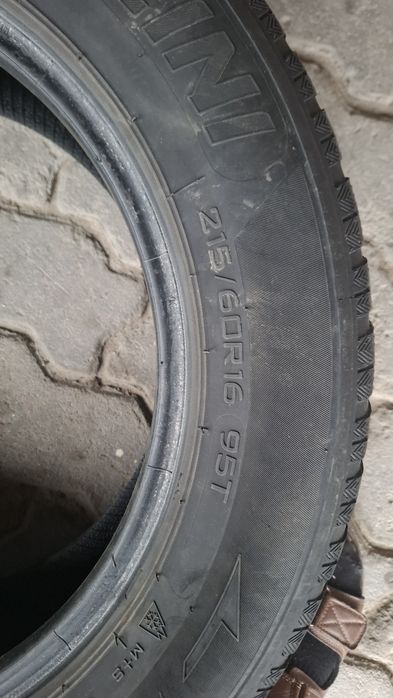 Зимние шины 215/60/16