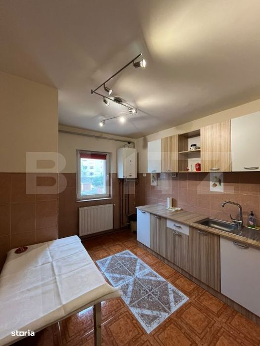 Apartament 4 camere, decomandat, 81 mp, zona Blocuri