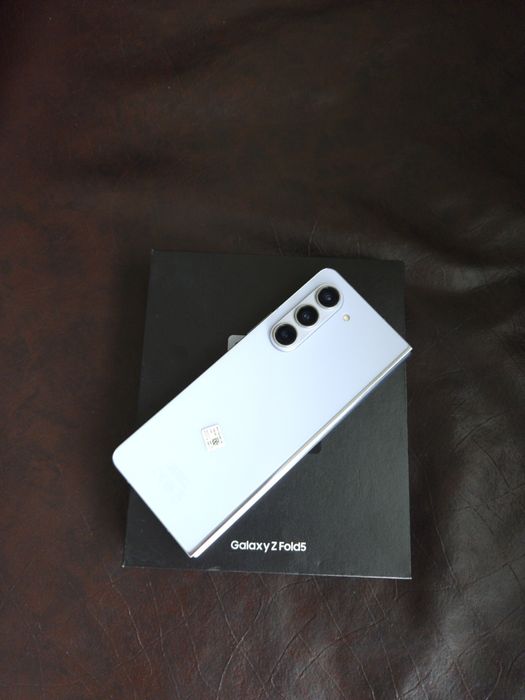 SAMSUNG Galaxy Z Fold5