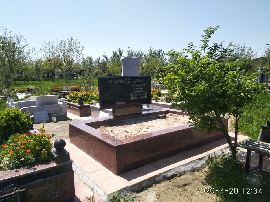 Эксклюзивные и стандартные памятники, собственная производства