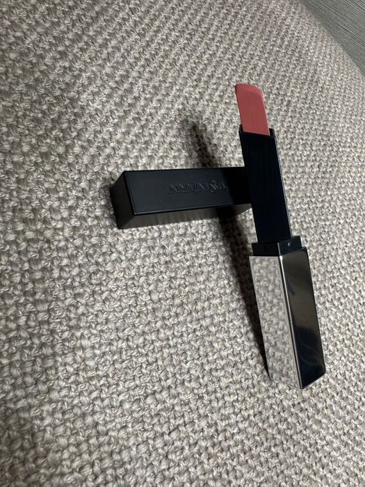 Yves Saint Laurent, Hourglass червило