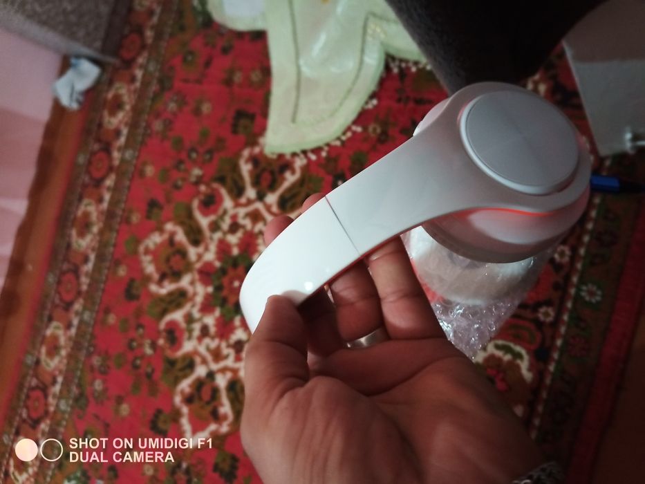 Продам bluetooth наушник