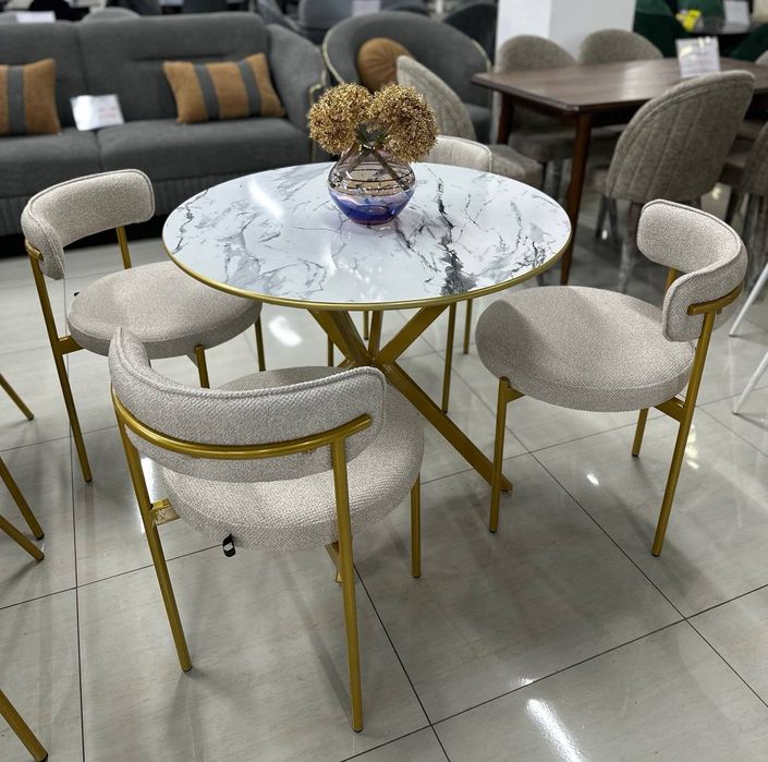 Стол и стулья по акции