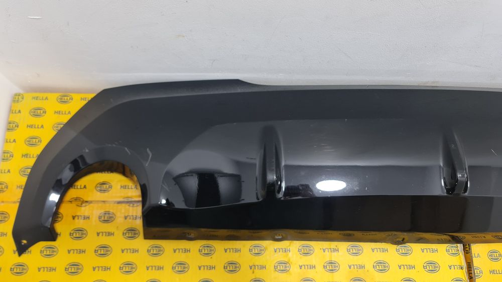 Ornament spoiler bara spate pachet M BMW 1 f40