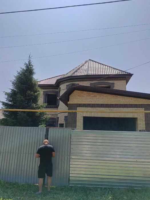 Продам коттедж в районе парка Победы