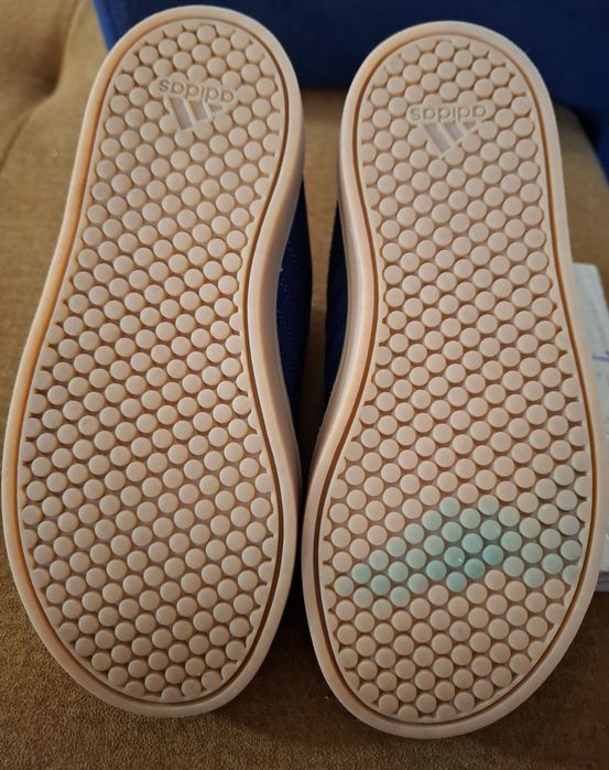 Adidași mărimea 28