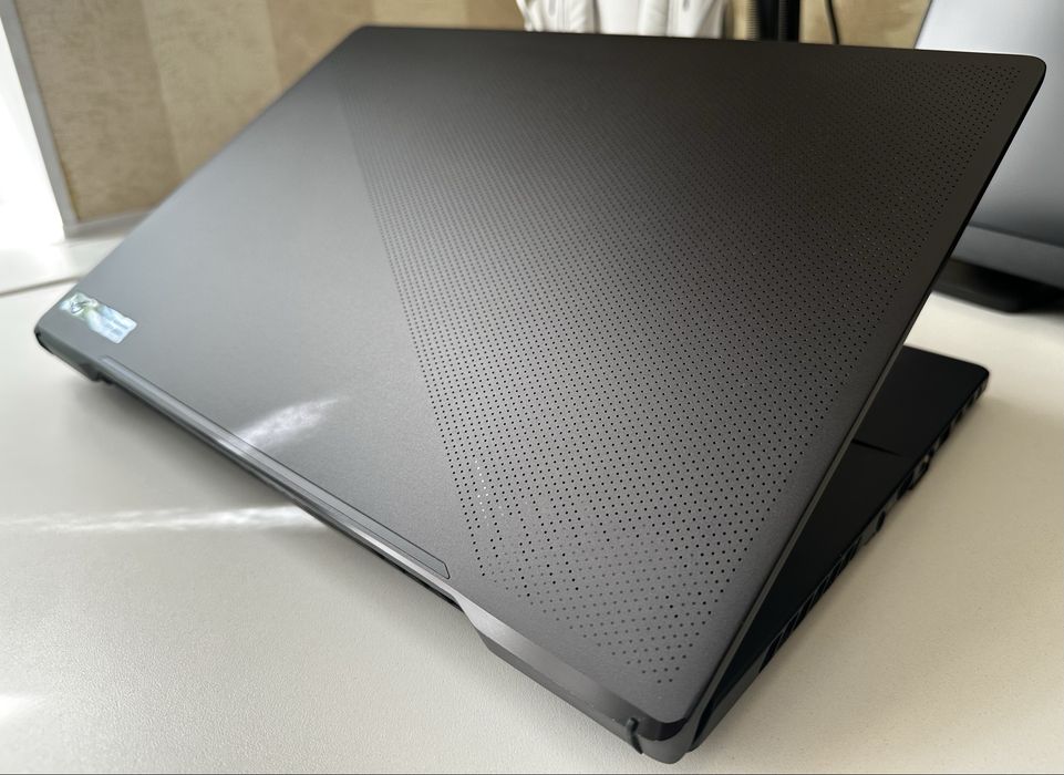 Ноутбук Asus ROG Zephyrus M16 (2021), игровой