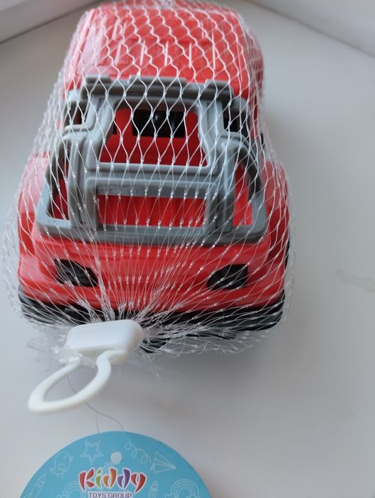 Машинка отличном качества красная