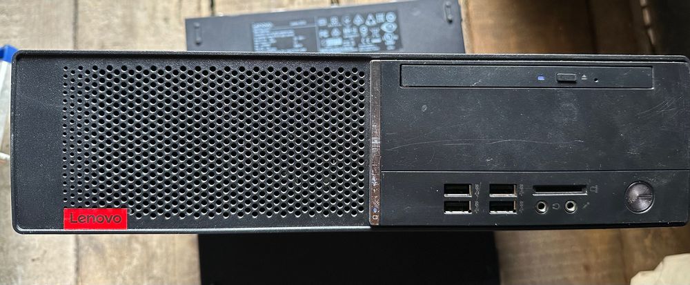 Vând pc uri Vechi funcționale, prețul este pe bucata