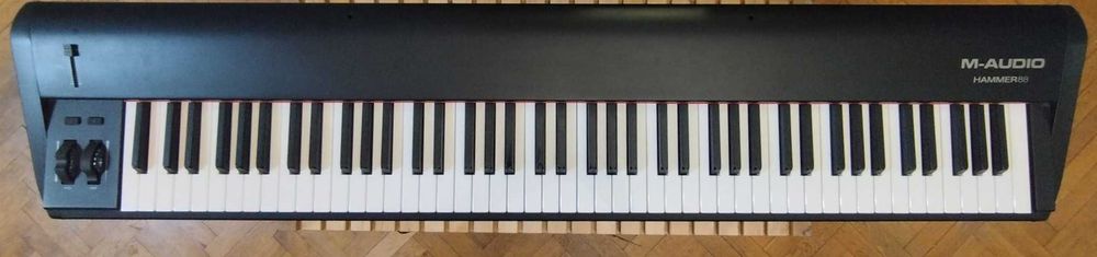 Kлавиатура M-Audio Hammer 88 – Fully Weighted 88-Key MIDI Keyboard.
