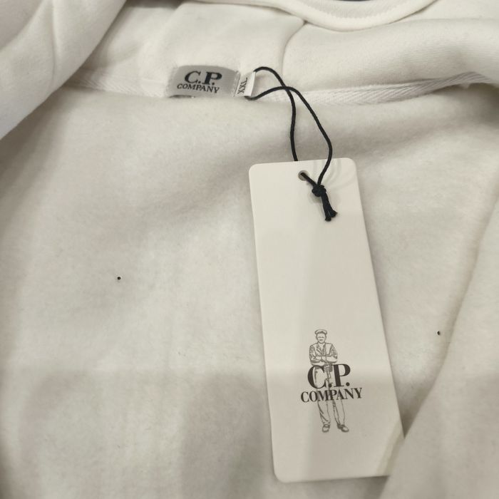 C.P. Company бял суичър/худи НОВ