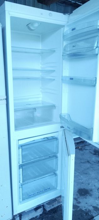 Холодильник в РАБОЧЕМ состоянии