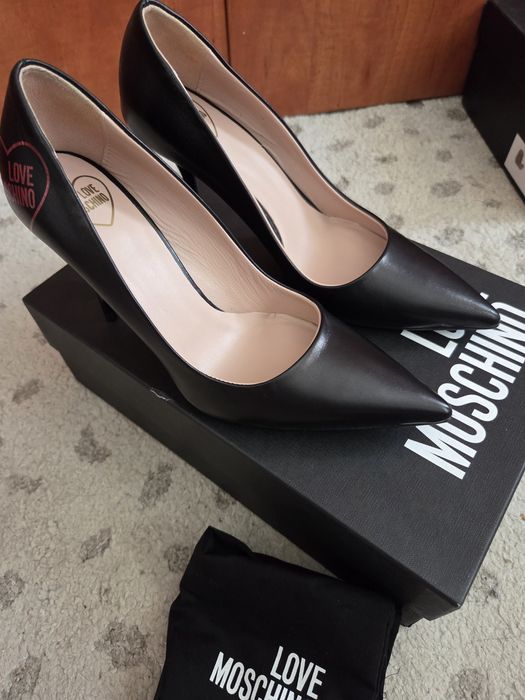 Vind pantofi eleganți