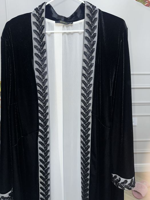 Стильная бархатная накидка