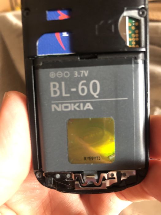 Телефон Nokia С7-00