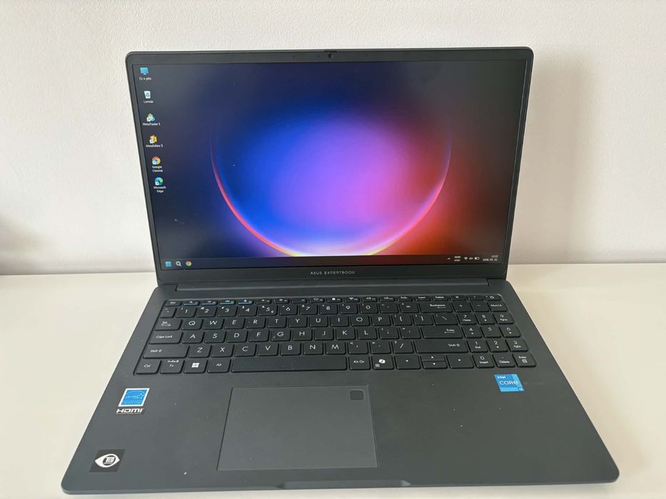 Laptop ASUS ExpertBook de vanzare - ca nou, urgent