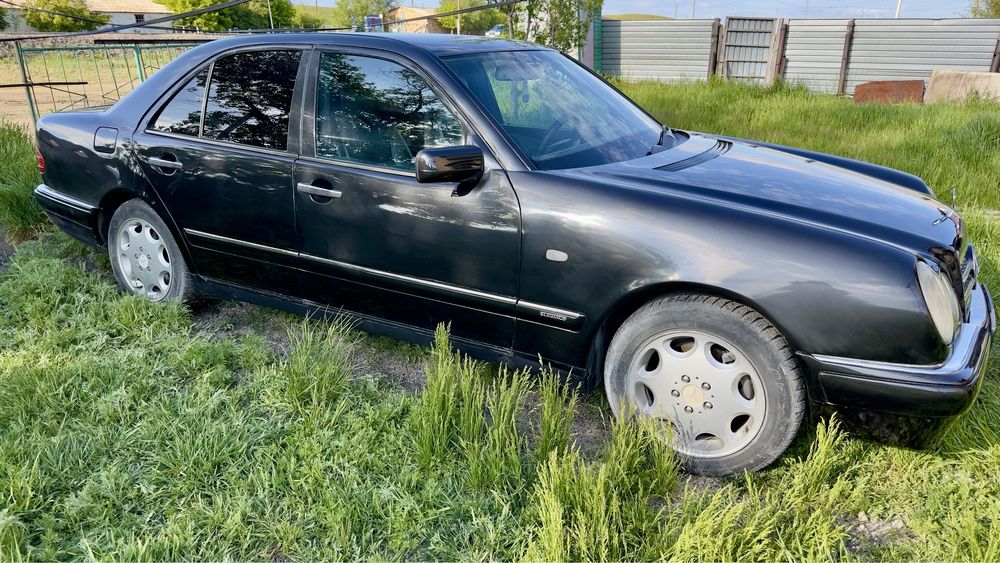 Продаю Mersedes-benz E 280, лупарь