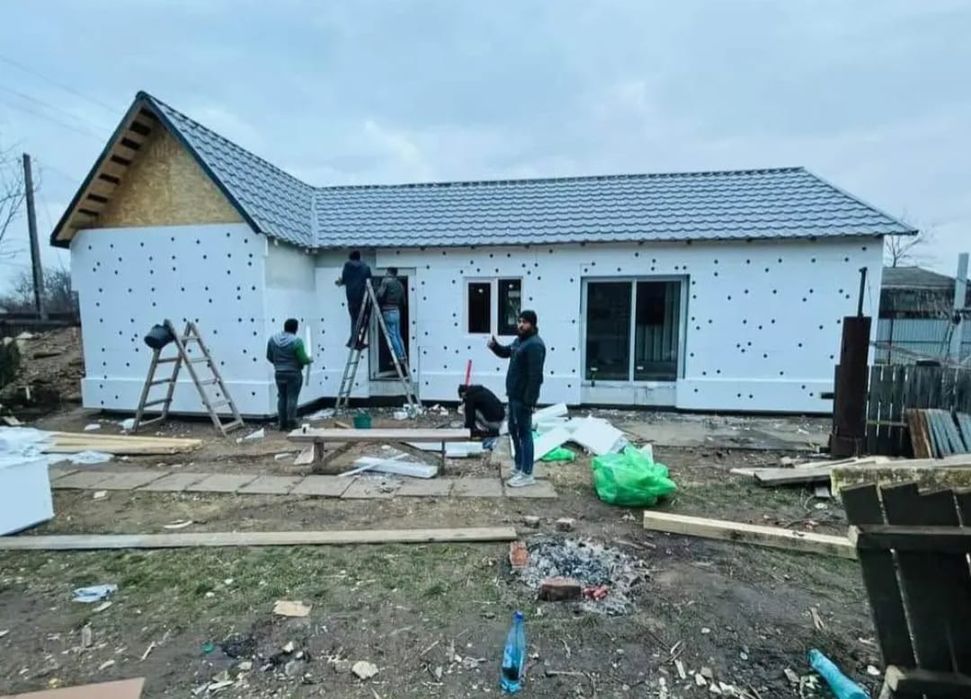 Vând case modulare de  panouri sandwich