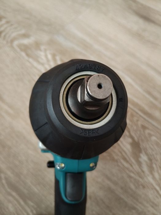 Pistol cu impact Makita