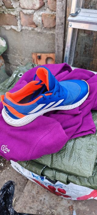 Vând haine/incaltaminte