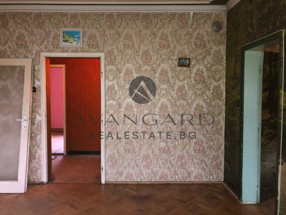 Продава се Тристаен апартамент в Пловдив, Кючук Париж - 82 кв.м за 1493 €/кв.м - Снимка #2