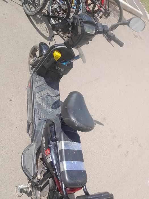 Продам  скутер электро