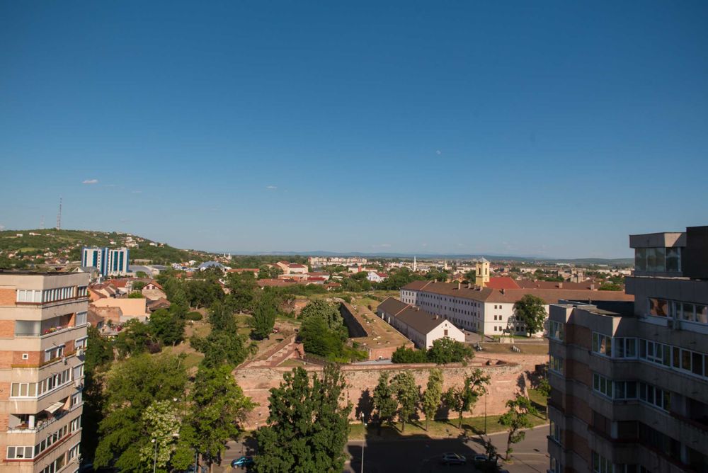 Apartament cu Panoramă Deosebită cu 2 Camere Ultracentral in Centru Civic