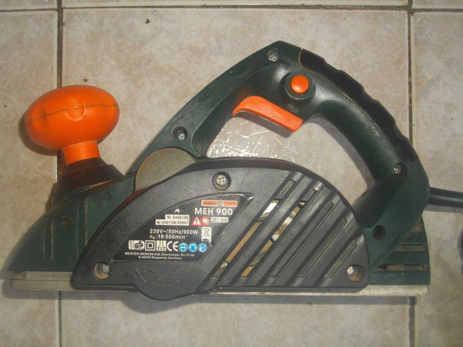 Немски:  Електрическо Ренде Meister Ексцентър Виброшлайф 900W-420W