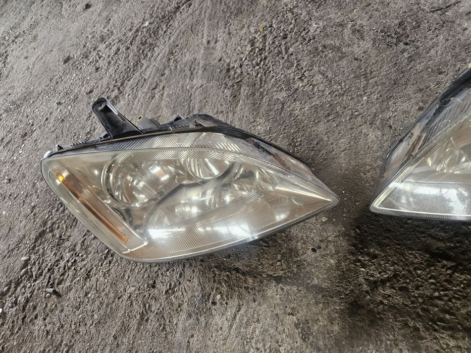 Far stânga dreapta  Ford C-Max [2003 - 2007]