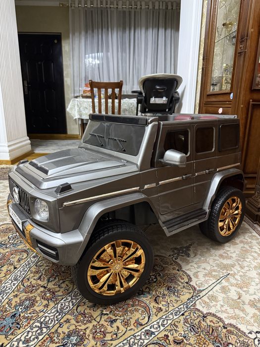 Детская машина электромобил