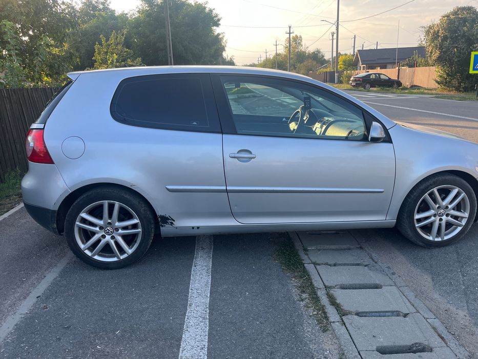 VOLKSWAGEN Golf 2004 — imagine 5