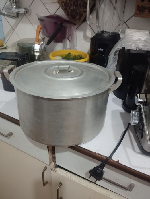 Продаётся алюминиевая кастрюля