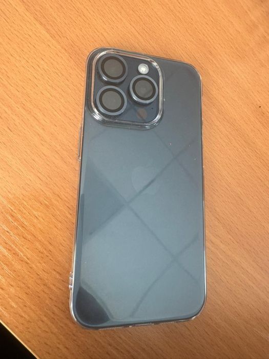 Айфон  15 про в хорошем состоянии