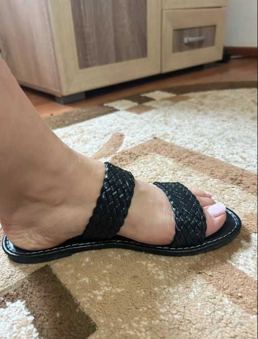 Papuci de dama negri