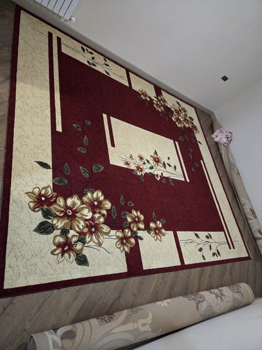 Ккілем сатылады размері 3.5 × 4 м. Бу