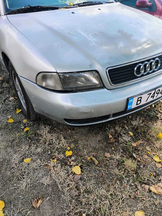 Audi A4 2.6 6-цилиндров двигател