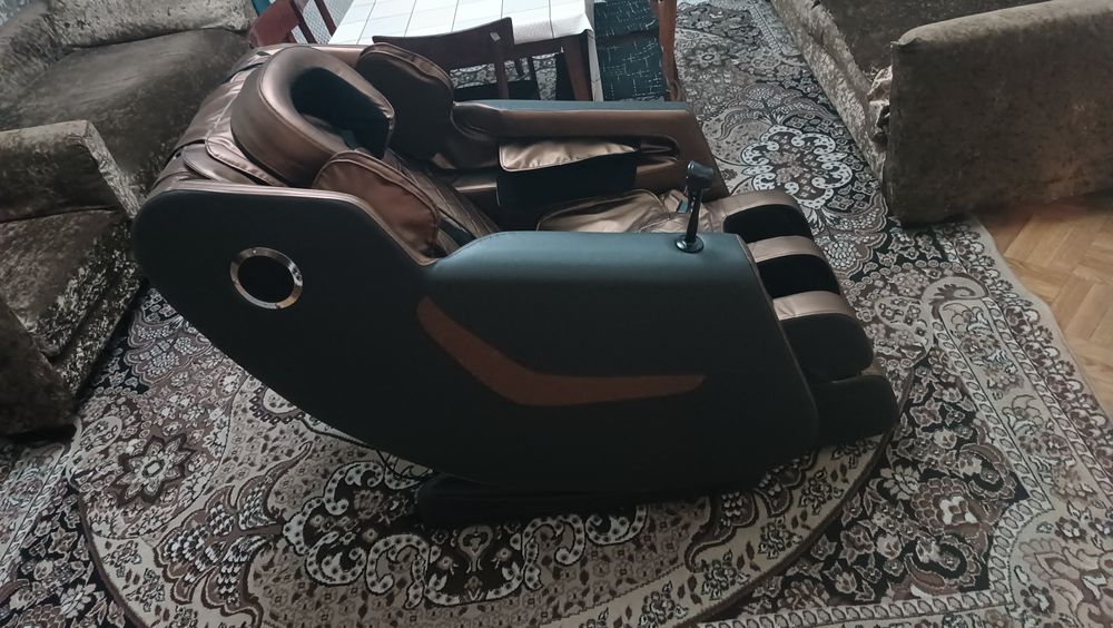 Продам масажорное кресло